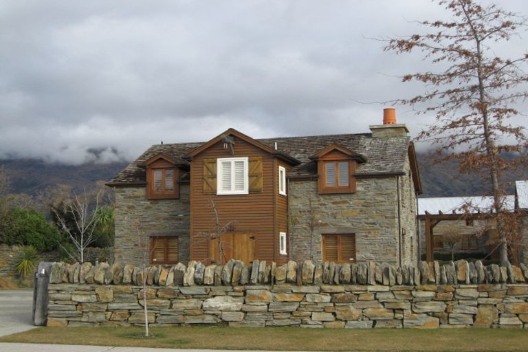 Photo of property in 17 Waimana Place, Wanaka, 9305