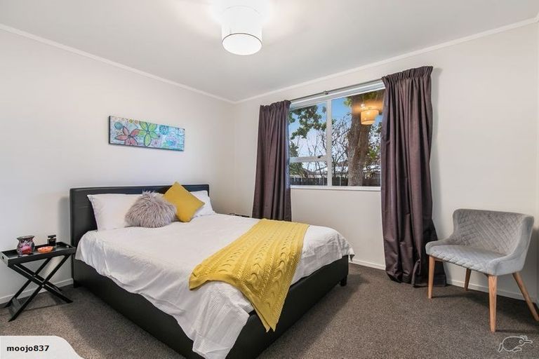 Photo of property in 2/13 Hamurana Place, Te Atatu Peninsula, Auckland, 0610