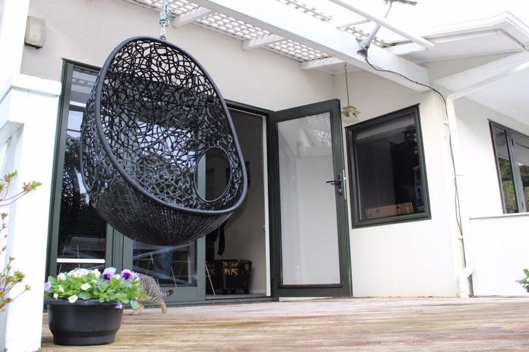 Photo of property in 1 Dunn Street, Egmont Village, 4372