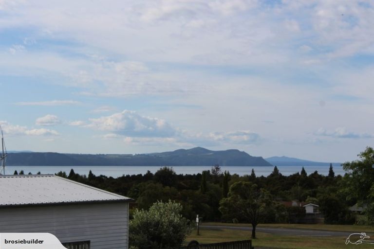 Photo of property in 3 Rowena Crescent, Motuoapa, 3382