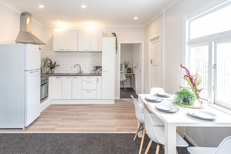 Photo of property in 112 Cornfoot Street, Castlecliff, Whanganui, 4501