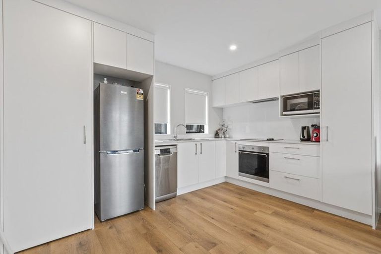 Photo of property in 14/15 Sunhill Road, Sunnyvale, Auckland, 0612