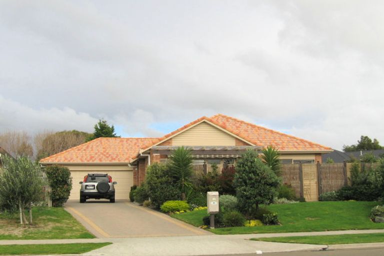 Photo of property in 18 Regent Drive, Paraparaumu Beach, Paraparaumu, 5032