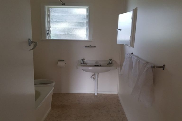 Photo of property in 6 View Road, Papakura, 2110