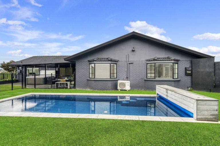 Photo of property in 20 Gairloch Place, Wattle Downs, Auckland, 2103