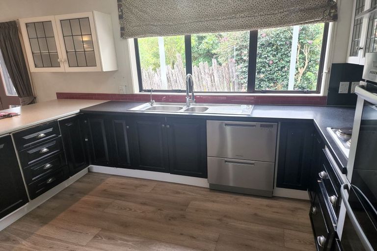 Photo of property in 196 Main Road South, Raumati South, Paraparaumu, 5032