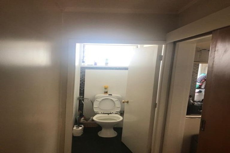 Photo of property in 30 Ellis Avenue, Mount Roskill, Auckland, 1041