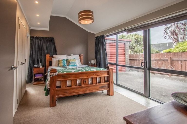 Photo of property in 18 Wood Leigh, Paraparaumu Beach, Paraparaumu, 5032