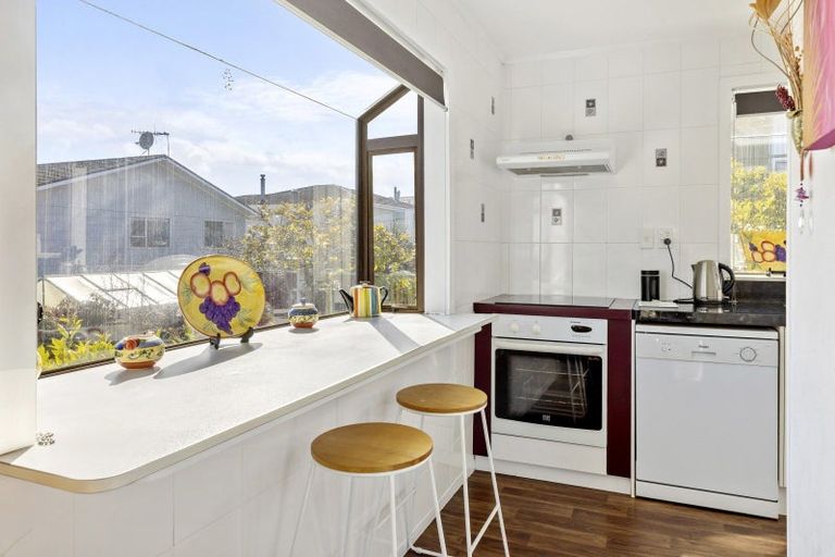 Photo of property in 2/25 Golders Place, Richmond Heights, Taupo, 3330