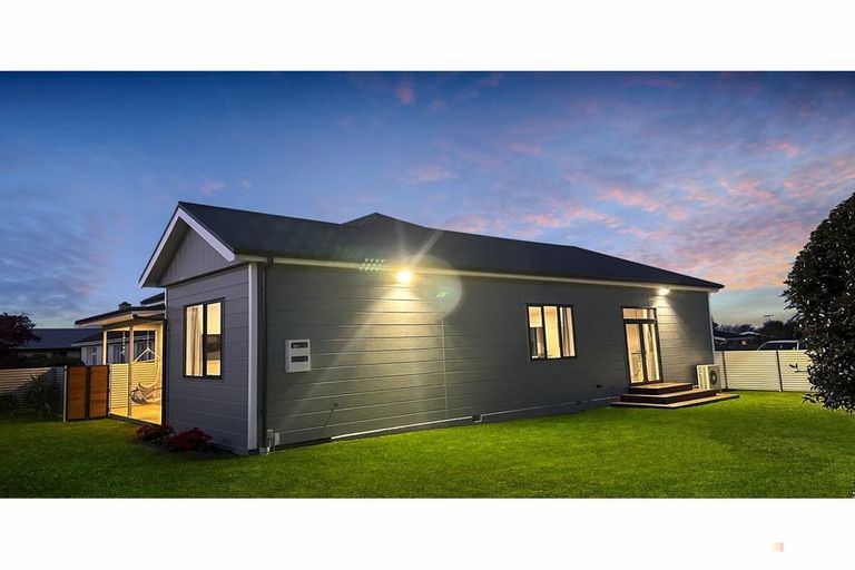 Photo of property in 23 Regent Street, West End, Timaru, 7910