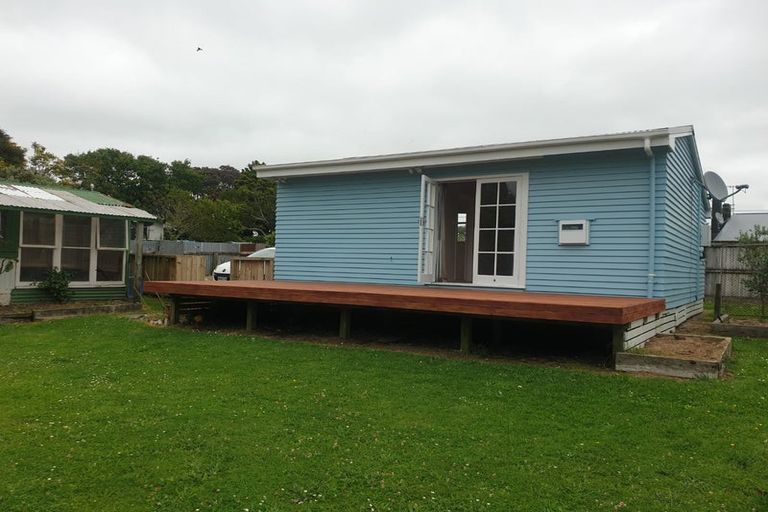 Photo of property in 41-41a Carthew Street, Okato, 4335