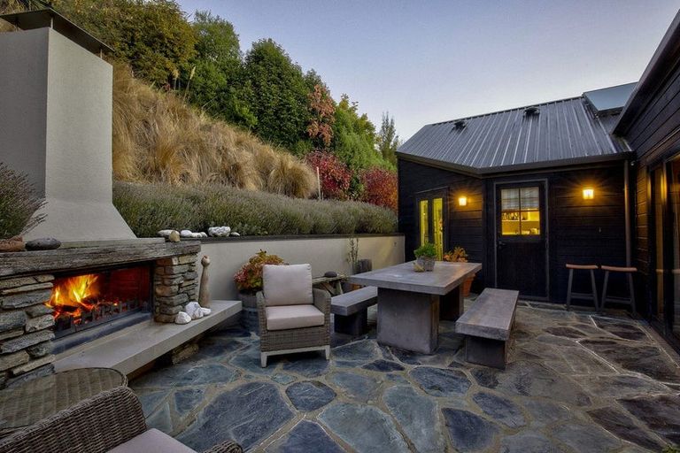 Photo of property in 361 Tucker Beach Road, Queenstown Hill, Queenstown, 9371