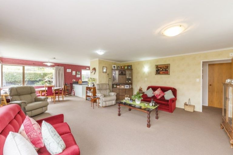 Photo of property in 12 Fraser Court, Roslyn, Palmerston North, 4414