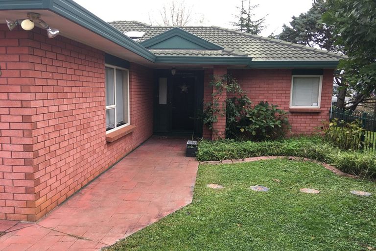 Photo of property in 18 Mercury Lane, Windsor Park, Auckland, 0632