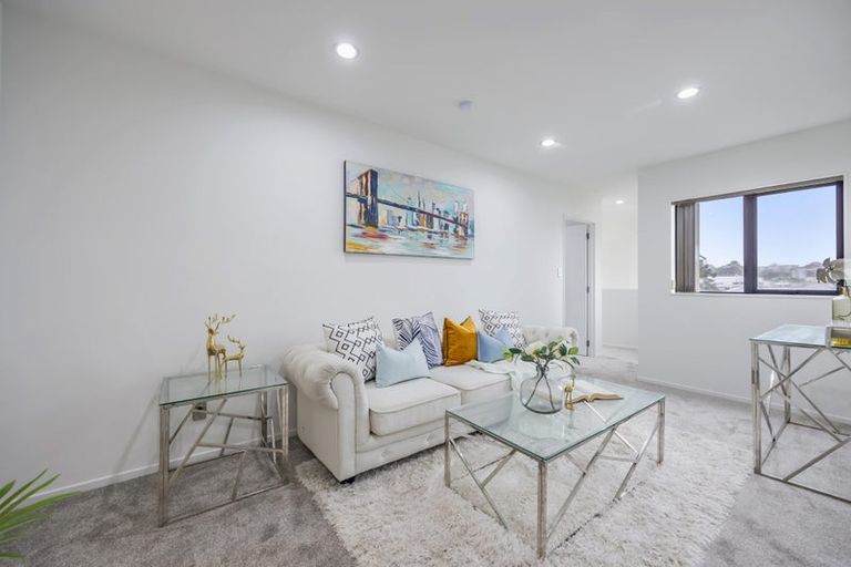 Photo of property in 3 Woodall Place, Totara Vale, Auckland, 0627