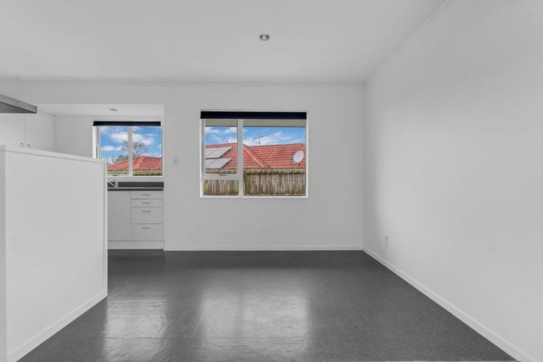 Photo of property in 17 Cretian Crescent, Henderson, Auckland, 0612