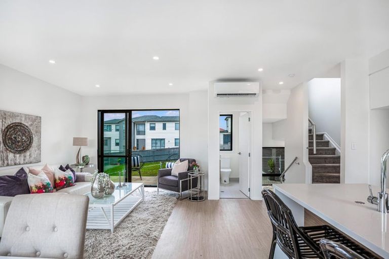 Photo of property in 16a Sheridan Drive, New Lynn, Auckland, 0600