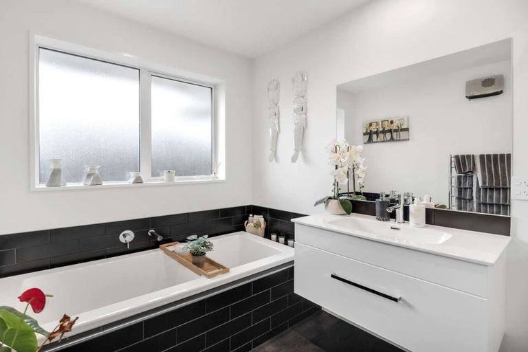 Photo of property in 1 Jean Batten Lane, Rolleston, 7615