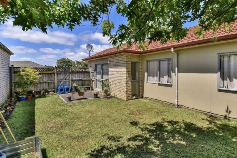 Photo of property in 11 Ashmere Lane, Weymouth, Auckland, 2103