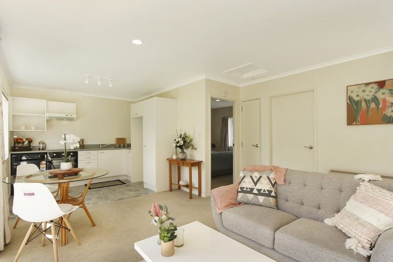 Photo of property in 3/66 Kawaha Point Road, Kawaha Point, Rotorua, 3010