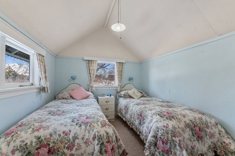 Photo of property in 1 Alexandra Terrace, Lake Tekapo, 7999
