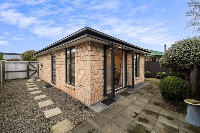 Photo of property in 65c Cleveland Street, Edgeware, Christchurch, 8013