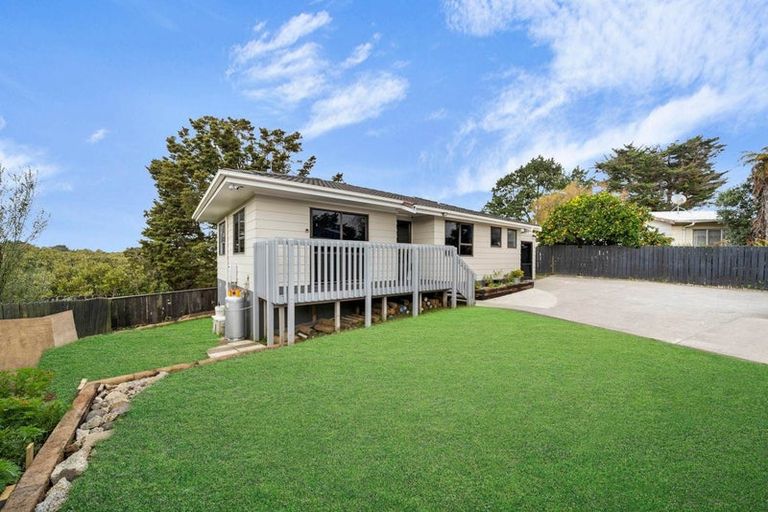 Photo of property in 2/33 Seaward Place, Wattle Downs, Auckland, 2103