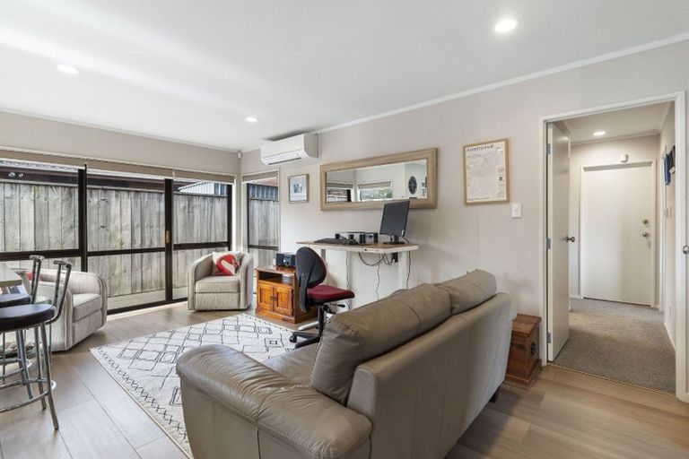 Photo of property in 1/35 Golfland Drive, Golflands, Auckland, 2013