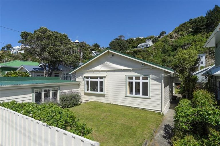 Photo of property in 4 Ferry Street, Seatoun, Wellington, 6022