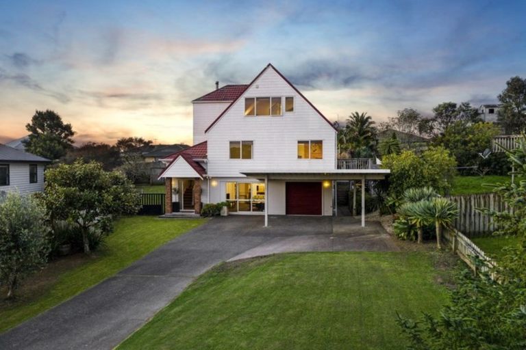 Photo of property in 53 Jelas Road, Red Beach, 0932