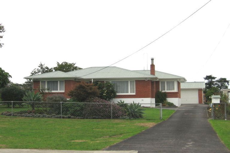 Photo of property in 506 Don Buck Road, Massey, Auckland, 0614