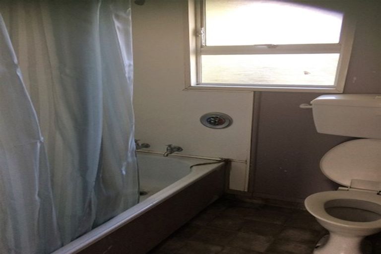 Photo of property in 83 Chelwood Street, Takaro, Palmerston North, 4412