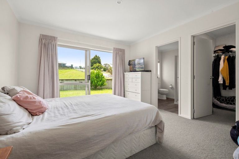 Photo of property in 8a Cannell Farm Drive, Te Puke, 3119