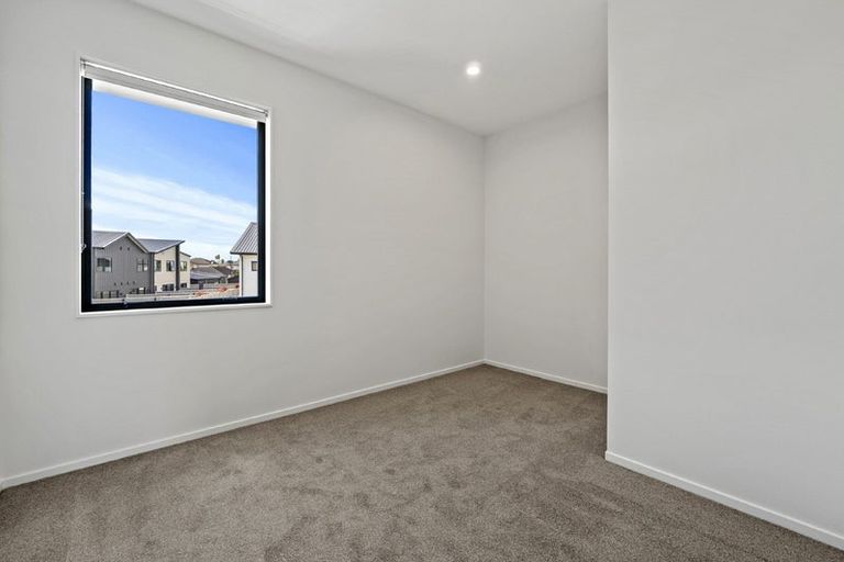 Photo of property in 13/18 Paraone Crescent, Takanini, 2112