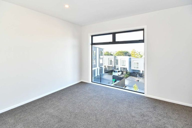 Photo of property in 13 Pukakaho Lane, Papatoetoe, Auckland, 2025