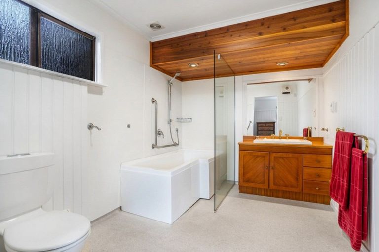 Photo of property in 150 Tirohanga Drive, Whangamata, 3620