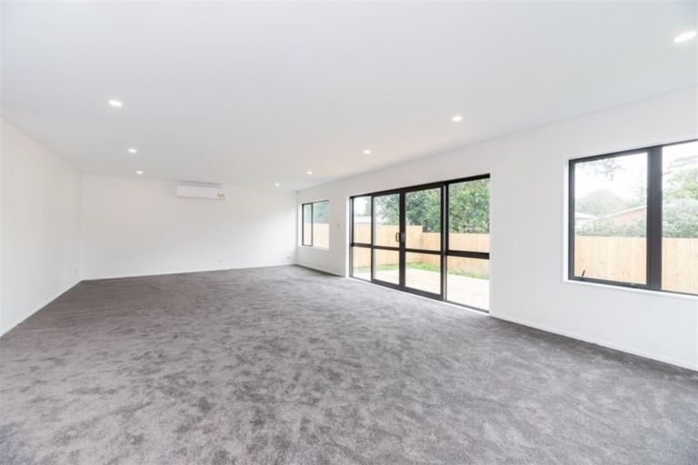 Photo of property in 18b Riverpark Crescent, Henderson, Auckland, 0610