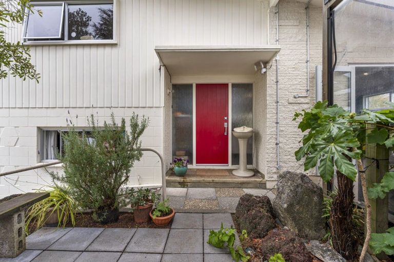 Photo of property in 1 Lovat Street, Havelock North, 4130