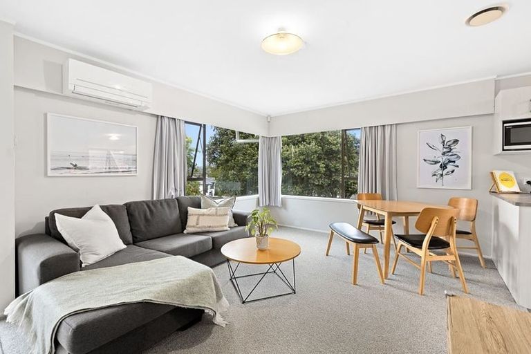 Photo of property in 1/20 Gladys Avenue, Glenfield, Auckland, 0629