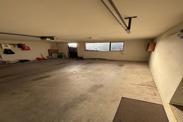 Photo of property in 2/2a Thorrington Road, Cashmere, Christchurch, 8022