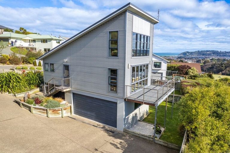 Photo of property in 6a Portland Place, Shiel Hill, Dunedin, 9013
