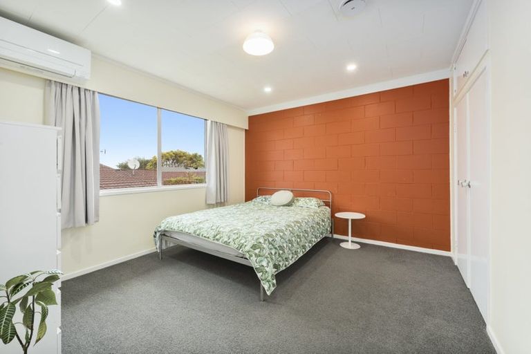 Photo of property in 2/27 Spence Road, Henderson, Auckland, 0612