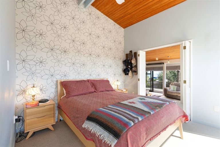 Photo of property in 2 Tahi Road, Paraparaumu Beach, Paraparaumu, 5032