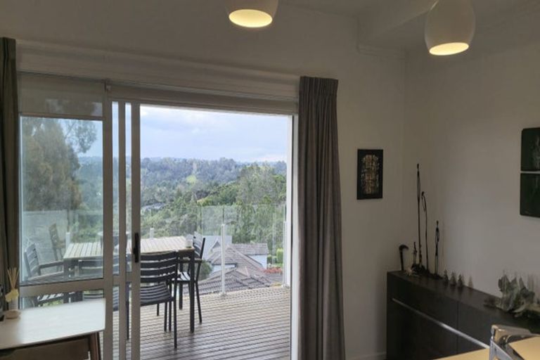 Photo of property in 3 Viridian Lane, Greenhithe, Auckland, 0632