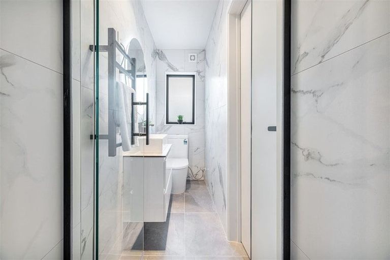 Photo of property in 14c Firth Road, Torbay, Auckland, 0630