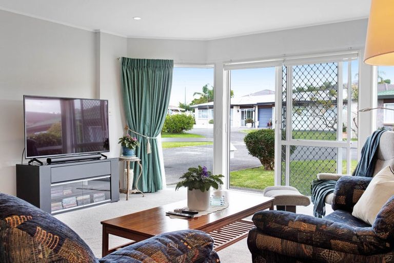 Photo of property in 96b Lakeside Drive, Orewa, 0931