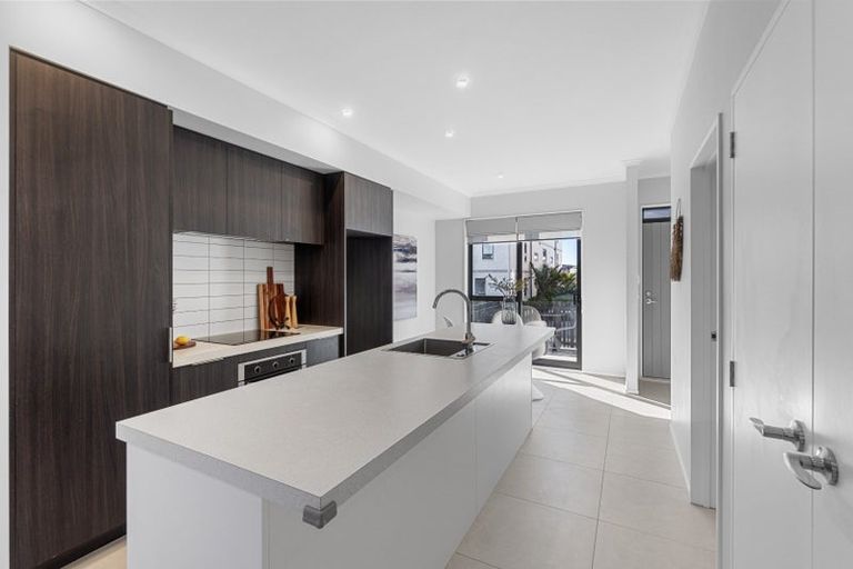 Photo of property in 39 Nugget Avenue, Hobsonville, Auckland, 0616