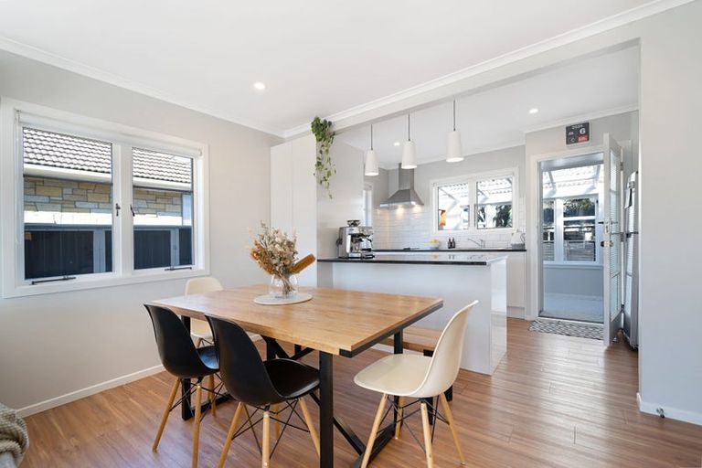 Photo of property in 1/18 Strid Road, Te Atatu South, Auckland, 0610