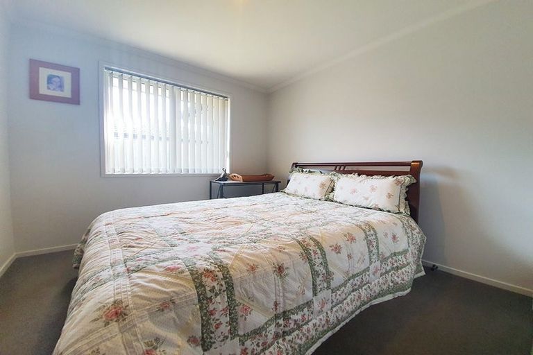 Photo of property in 61 Sunningdale Street, Wattle Downs, Auckland, 2103