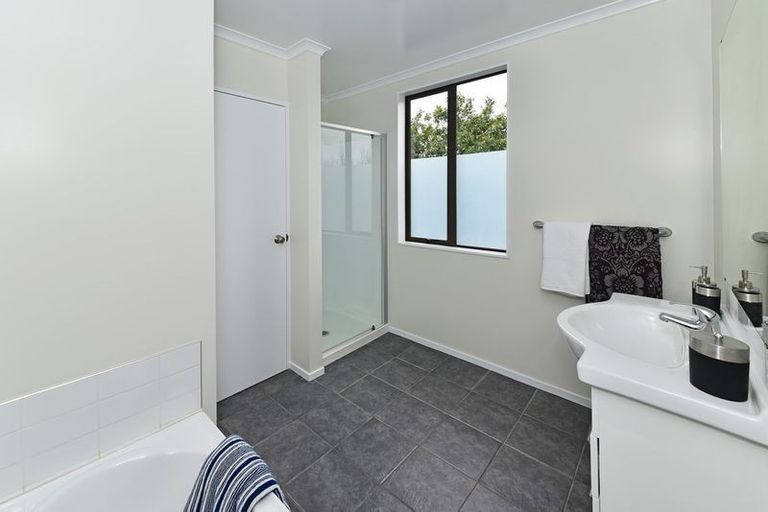 Photo of property in 8 Marengo Parkway, Takanini, 2112